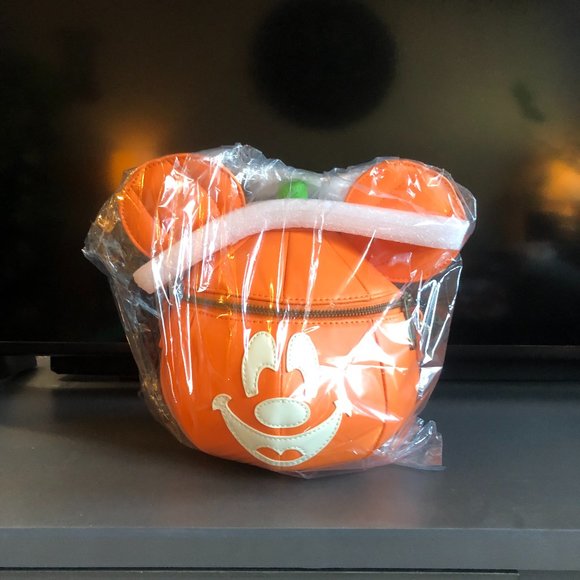 Loungefly Disney Mickey-O-Lantern Crossbody READ DESCRIPTION - Picture 2 of 12